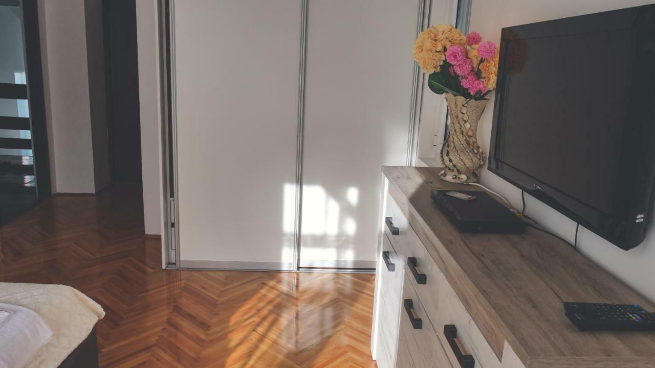 Apartment Lim บุดวา ภายนอก รูปภาพ